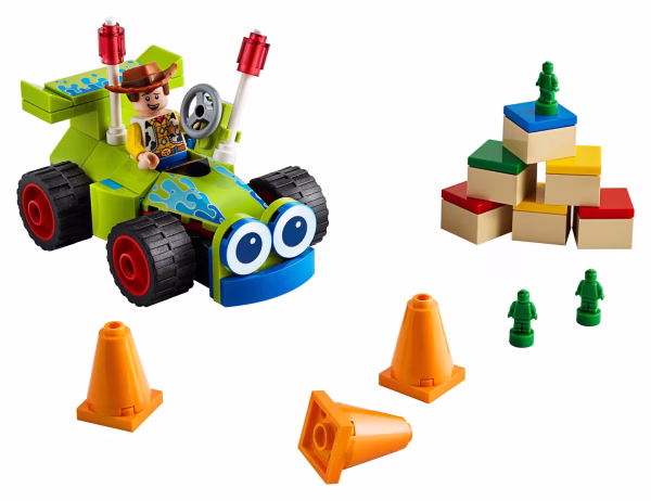 LEGO Disney 10766 Woody & Turbo – Bild 2